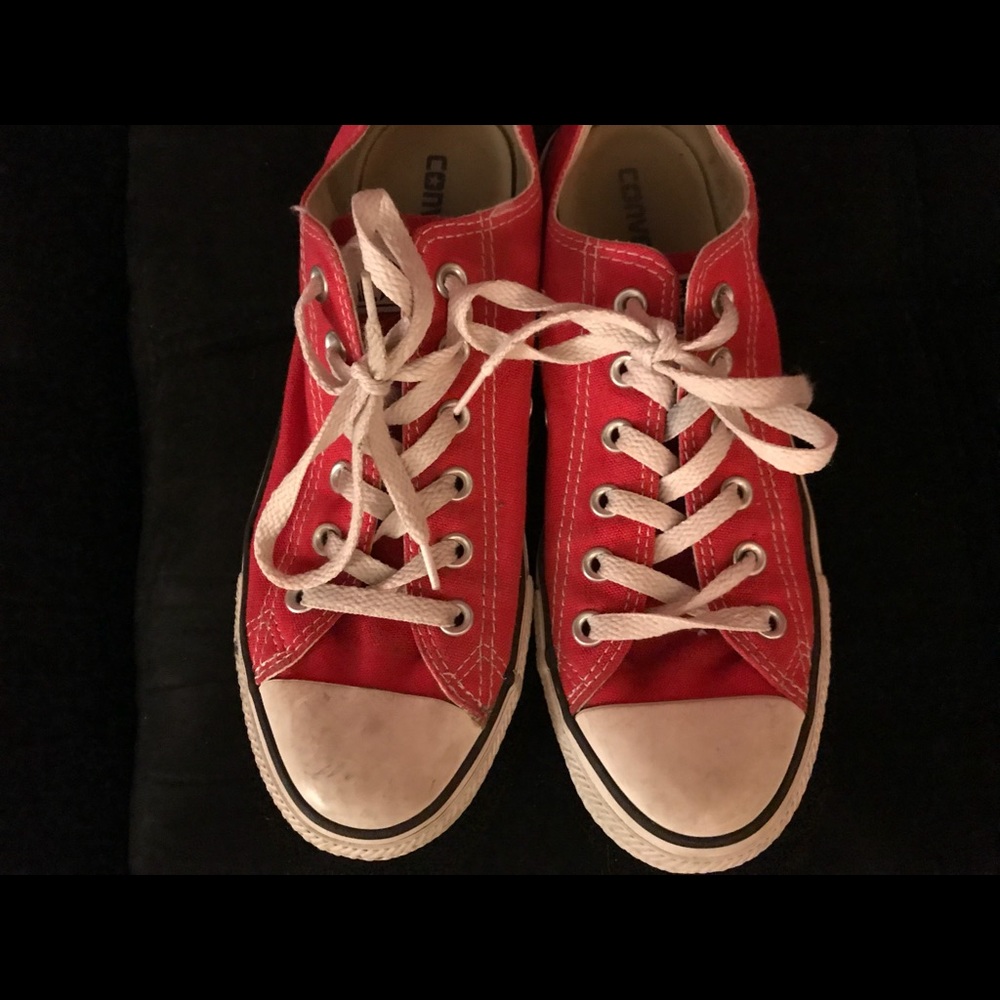 RED CONVERSES